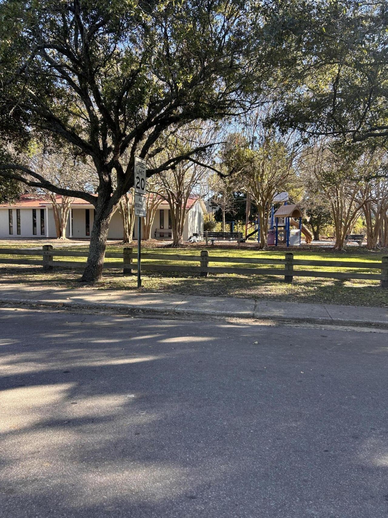 2311 Peonie Avenue Photo 7