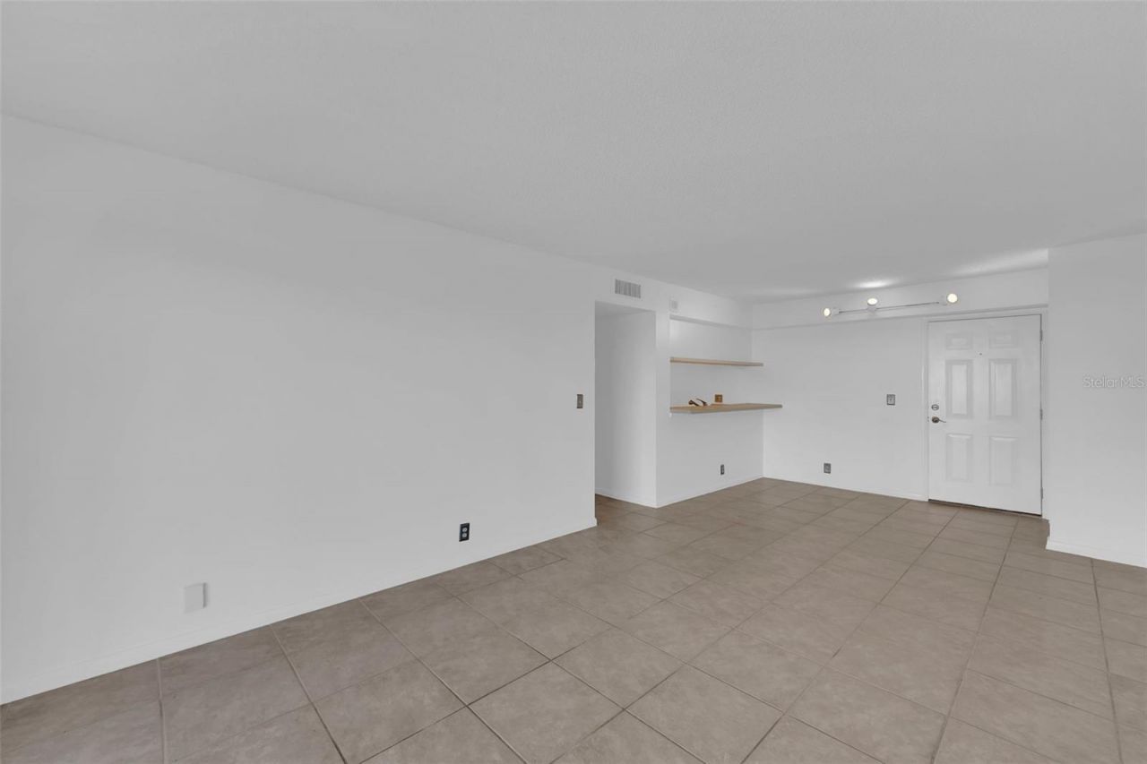 2875 Palm Beach Boulevard, Unit 205, Fort Myers, FL 33916 Photo