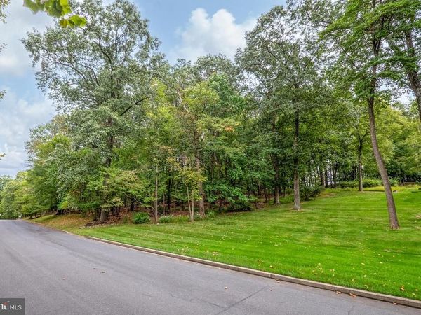 2550 BALLYBUNION, CENTER VALLEY, PA 18034