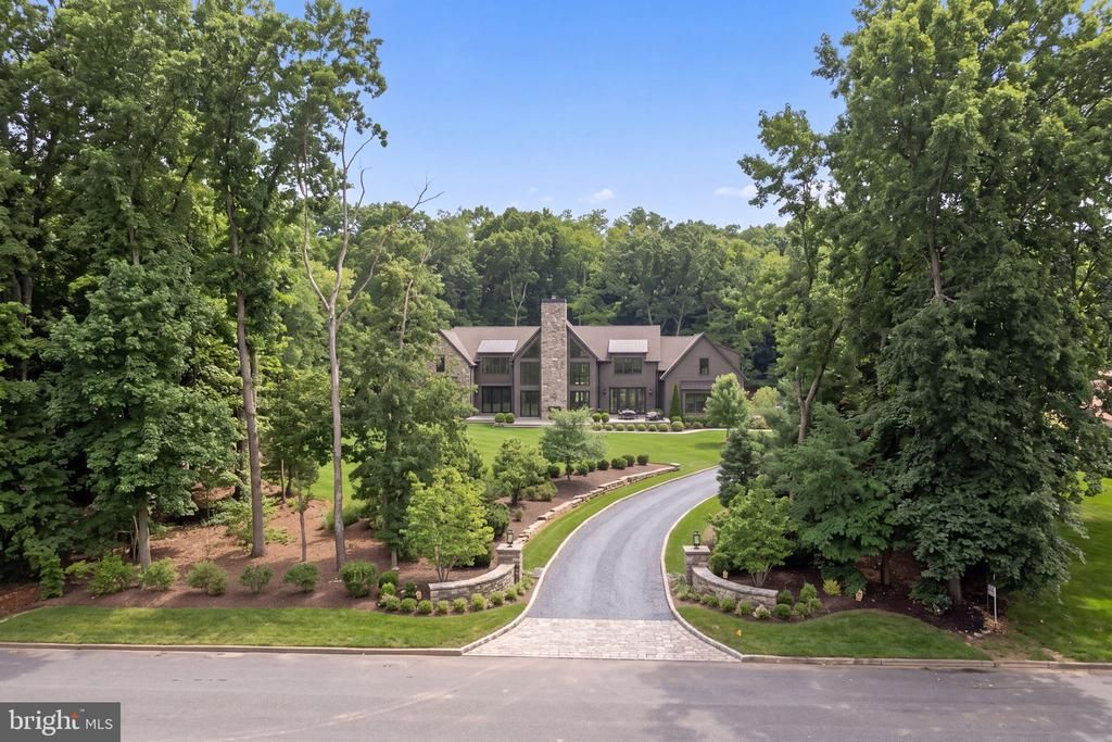 2550 BALLYBUNION, CENTER VALLEY, PA 18034