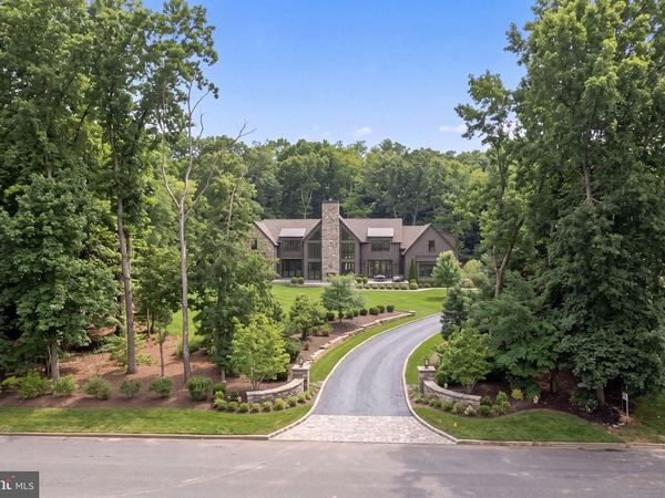 2550 BALLYBUNION, CENTER VALLEY, PA 18034