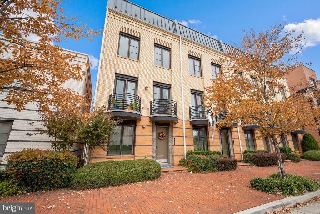 710 E Howell Avenue, Alexandria, VA 22301 Main Photo