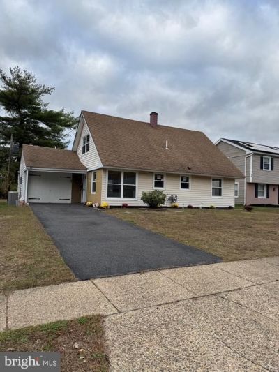 11 Buxmont Lane, Willingboro, NJ 08046 Main Photo