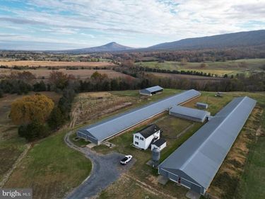 499 E LEE HIGHWAY, NEW MARKET, VA 22844