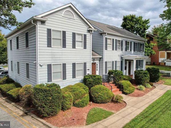 8 BROOKES AVENUE, GAITHERSBURG, MD 20877