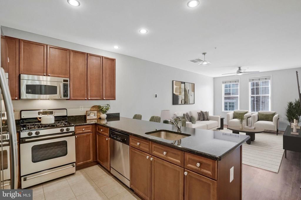 181 E Reed Avenue, Unit 206, Alexandria, VA 22305 Main Photo