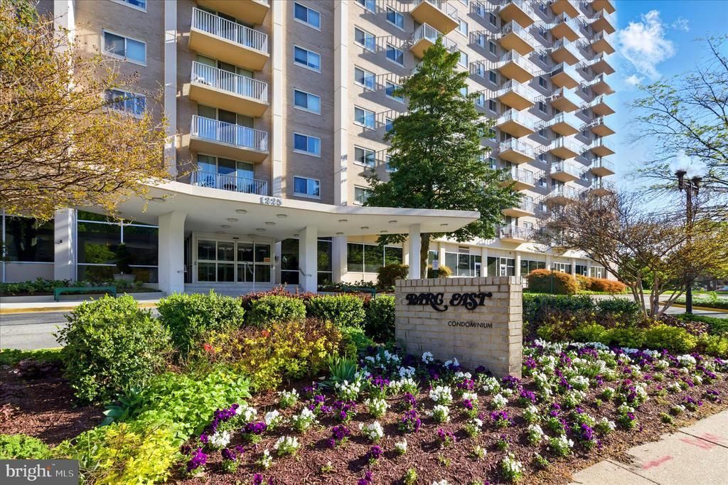 1225 Martha Custis Drive, Unit 919, Alexandria, VA 22302 Main Photo