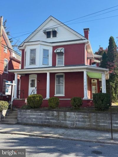 25 Fairview Avenue, Waynesboro, PA 17268 Main Photo