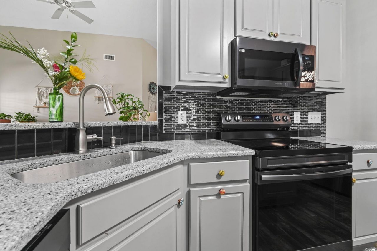 4105 Eva Bay Dr. Photo 6