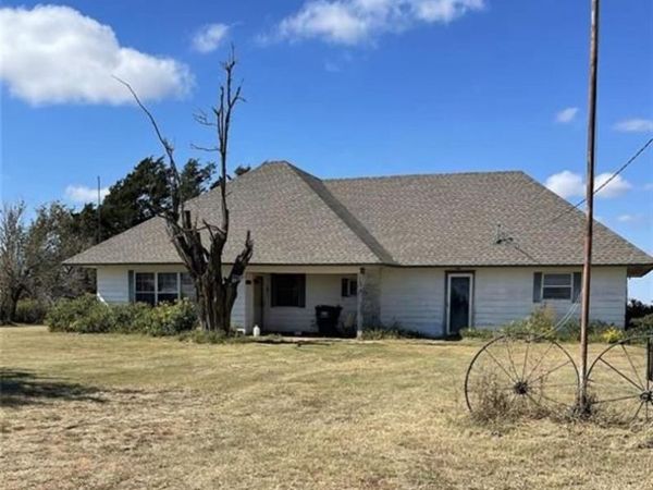 9175 County Road 1130, Lookeba, OK 73053