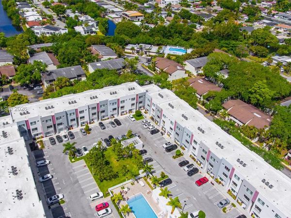 2555 NE 193rd St, Unit 2224, Miami, FL 33180