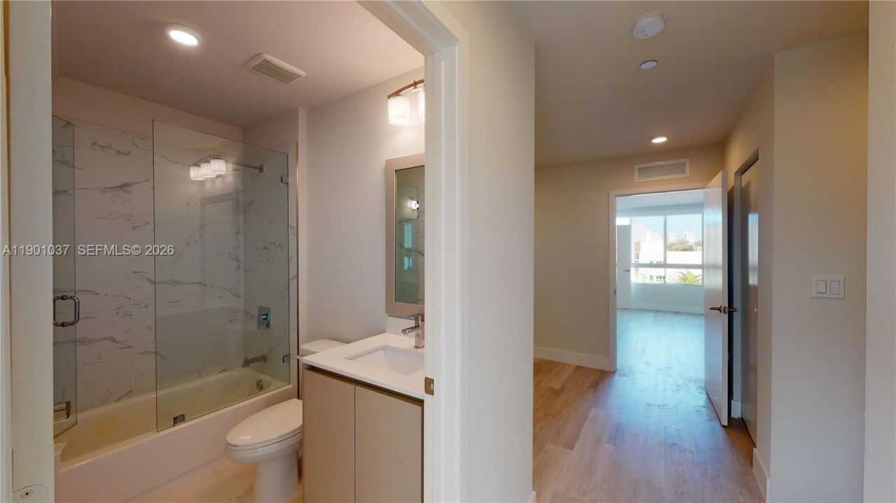 2555 NE 193rd St, Unit 2224, Miami, FL 33180 Photo