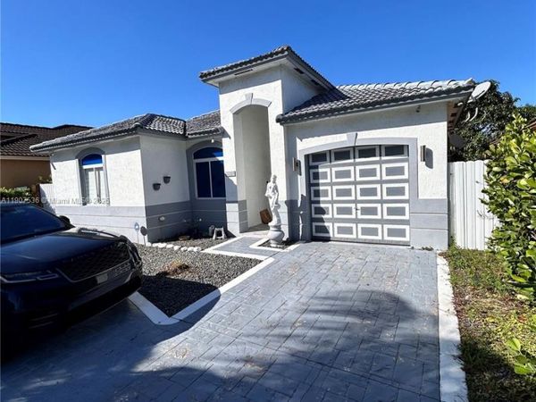 4607 NW 165th St, Miami Gardens, FL 33054