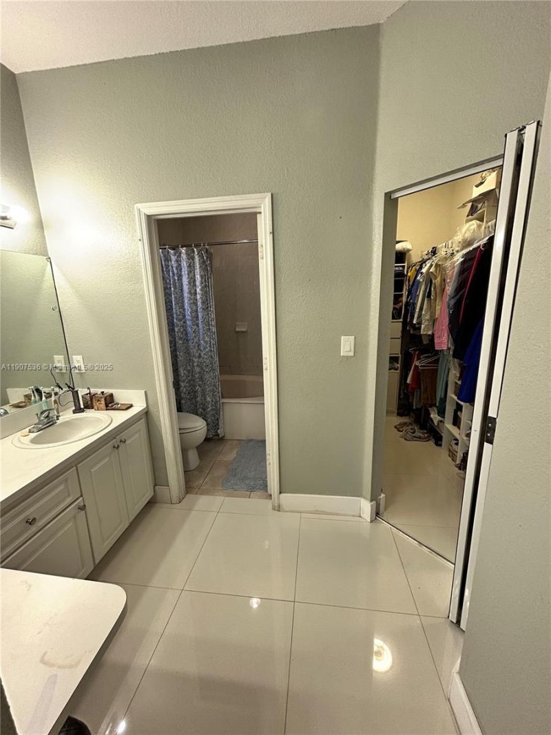 4607 NW 165th St, Miami Gardens, FL 33054 Photo