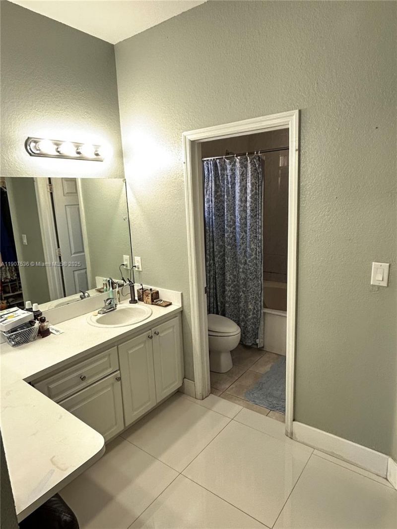 4607 NW 165th St, Miami Gardens, FL 33054 Photo