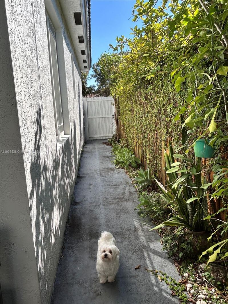 4607 NW 165th St, Miami Gardens, FL 33054 Photo