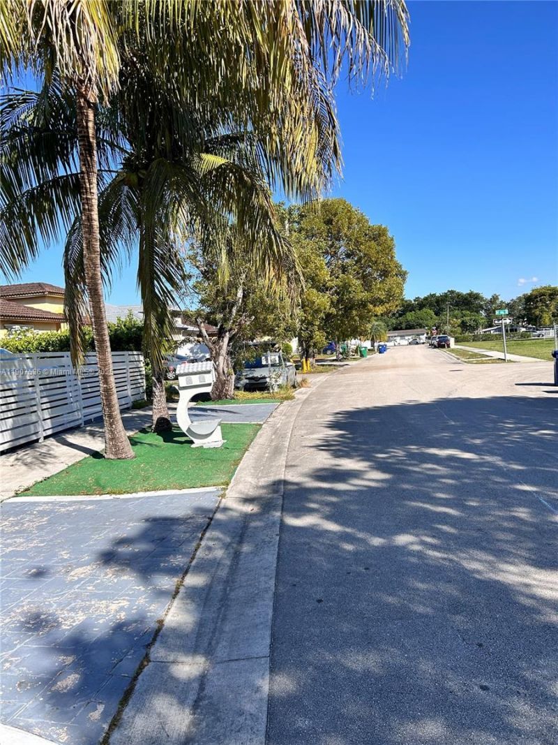 4607 NW 165th St, Miami Gardens, FL 33054 Photo