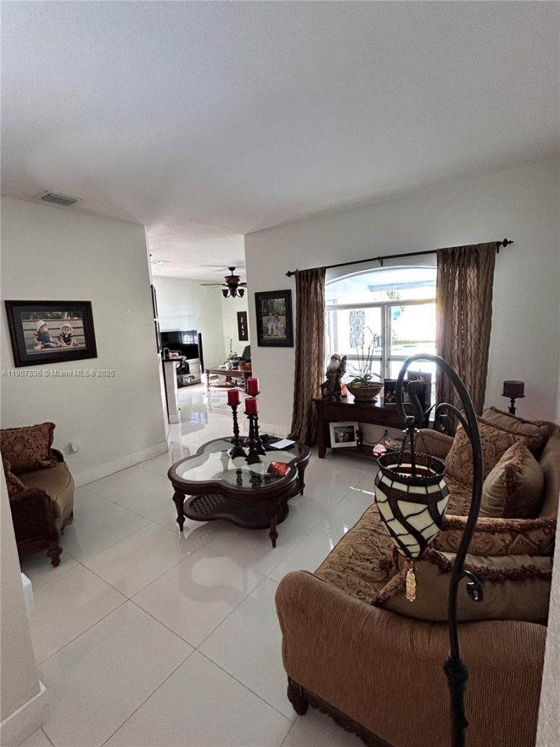 4607 NW 165th St, Miami Gardens, FL 33054 Photo