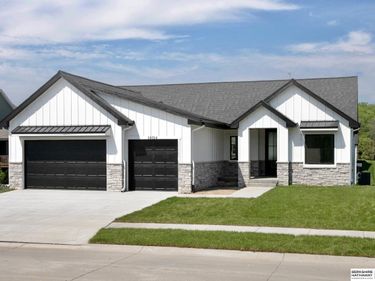 10314 S 97th Street, Papillion, NE 68046