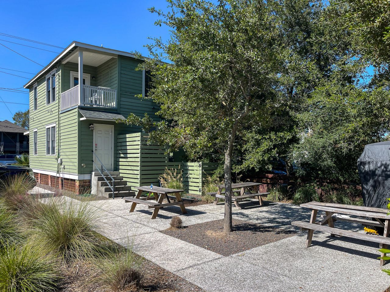 716 Meeting Street Photo 4