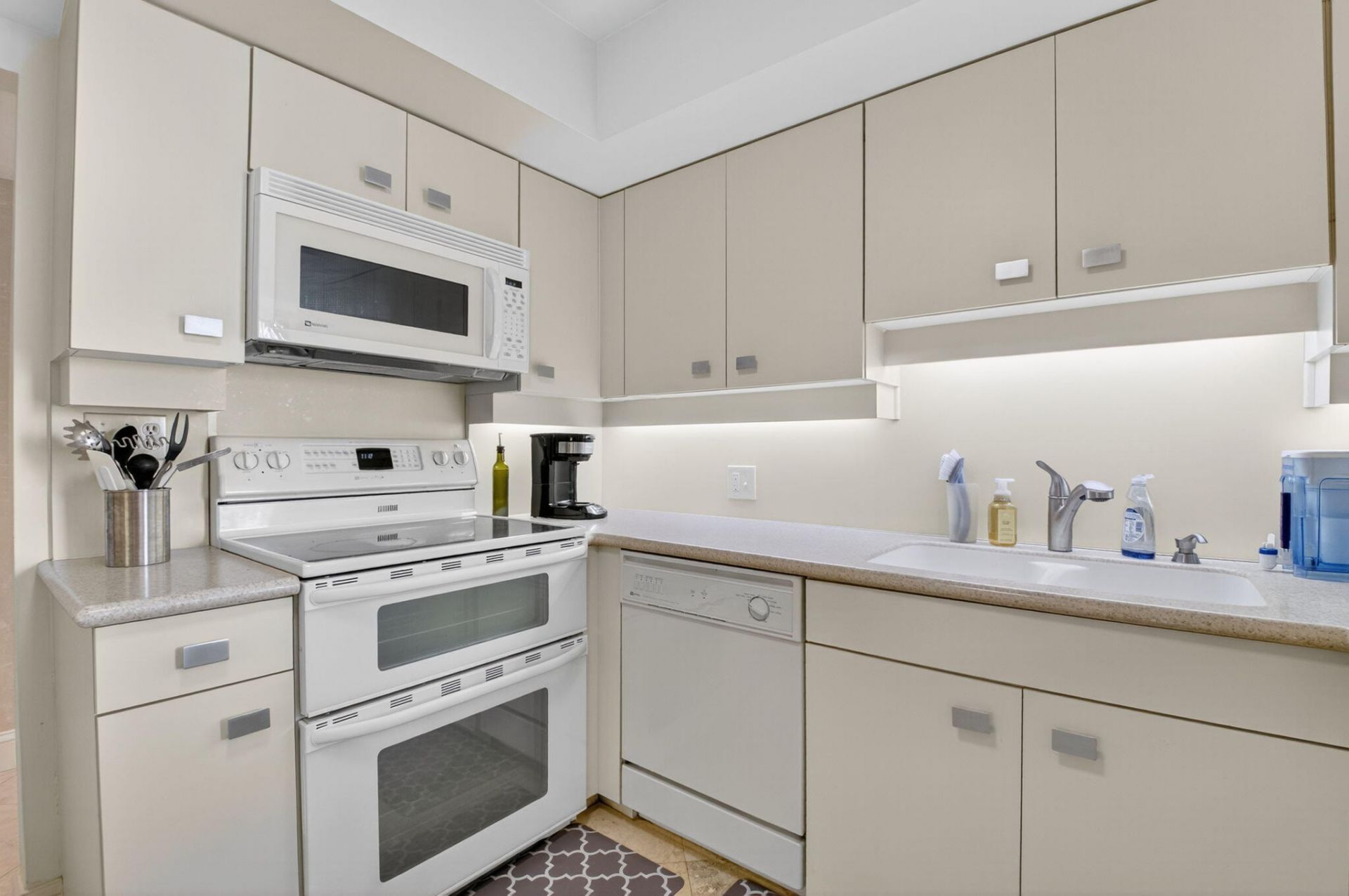 120 S Ocean Boulevard, Unit 2-B, Delray Beach, FL 33483 Photo