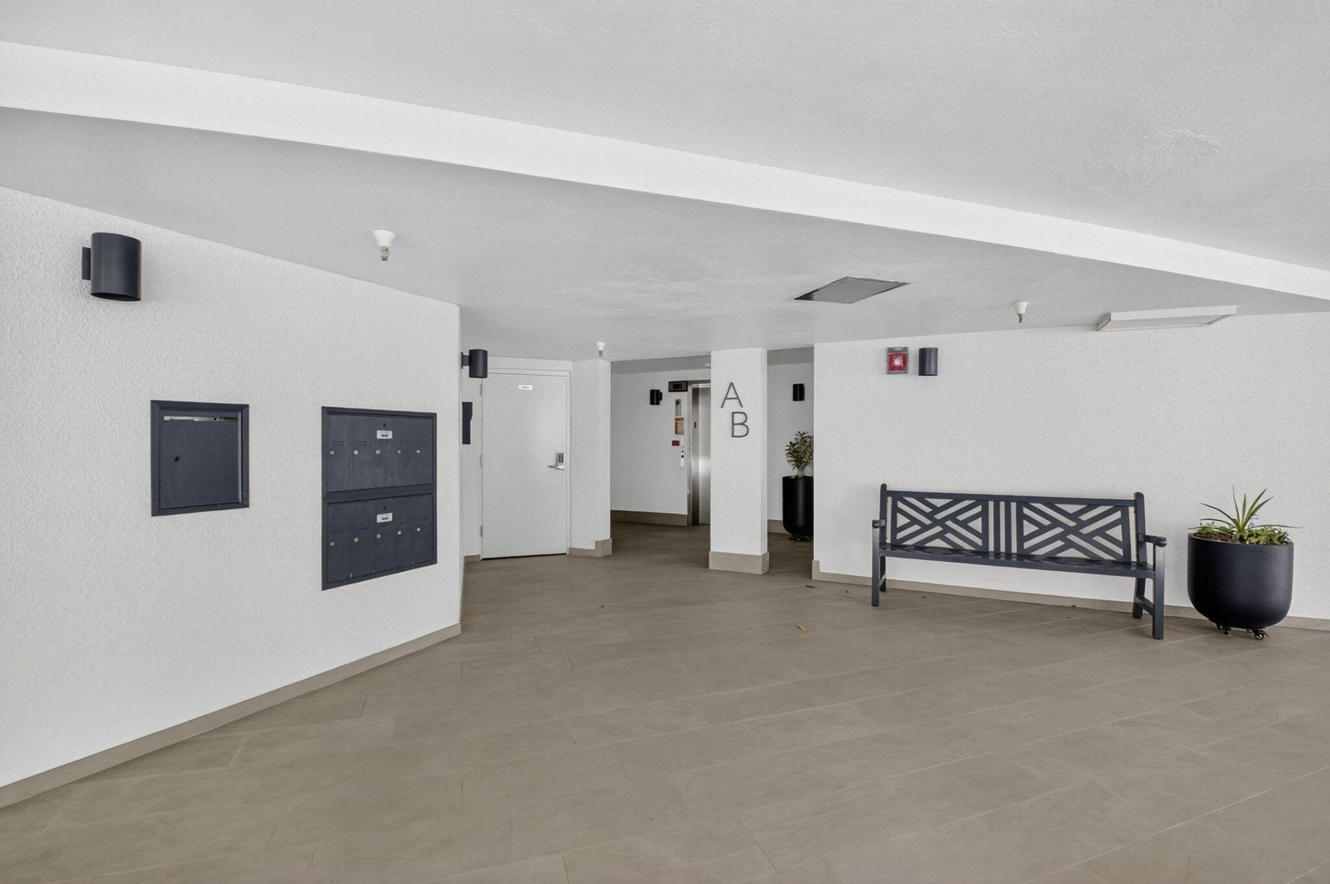 120 S Ocean Boulevard, Unit 2-B, Delray Beach, FL 33483 Photo