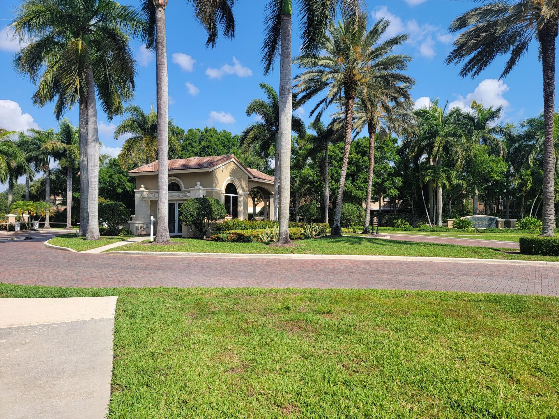 6585 Lurais Drive, Lake Worth, FL 33463 Photo