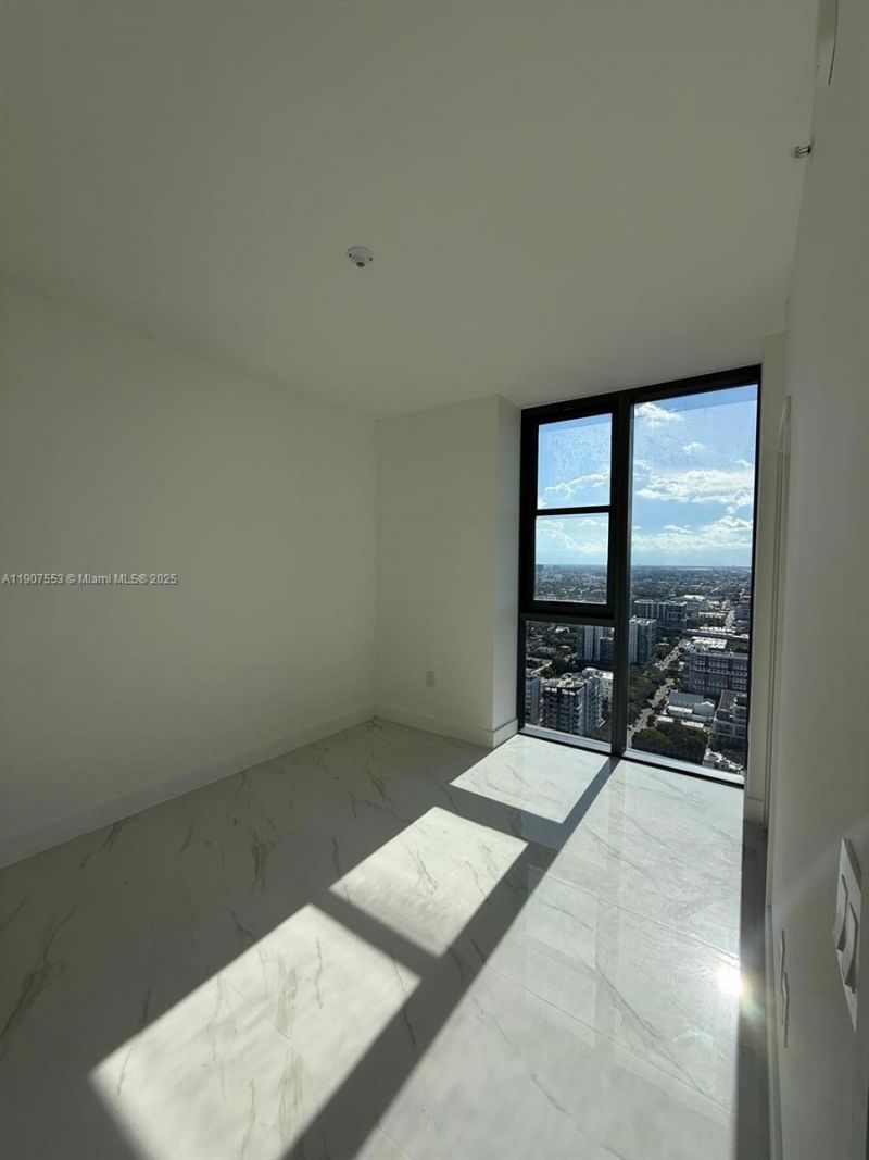 700 NE 24 St, Unit 3701, Miami, FL 33137 Photo