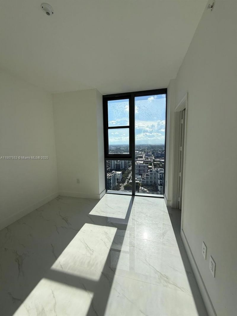 700 NE 24 St, Unit 3701, Miami, FL 33137 Photo