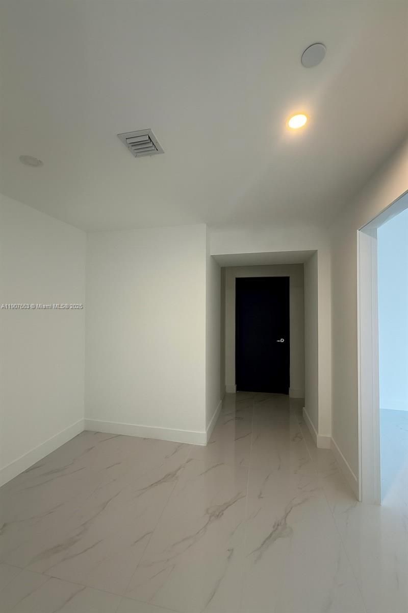 700 NE 24 St, Unit 3701, Miami, FL 33137 Photo