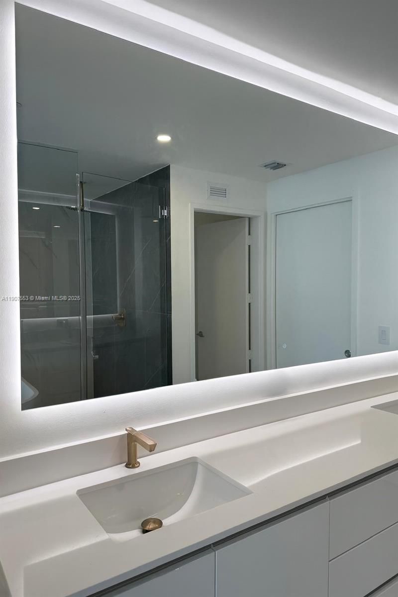 700 NE 24 St, Unit 3701, Miami, FL 33137 Photo