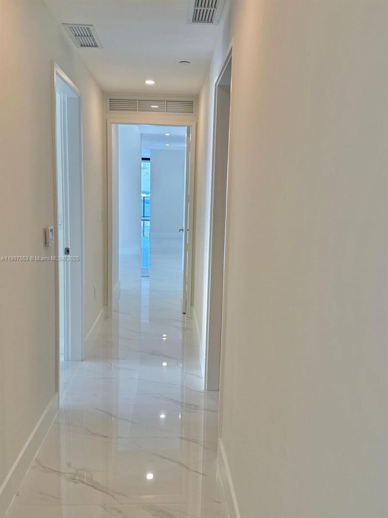 700 NE 24 St, Unit 3701, Miami, FL 33137 Photo