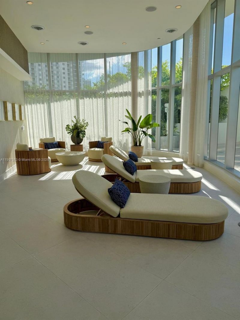 700 NE 24 St, Unit 3701, Miami, FL 33137 Photo