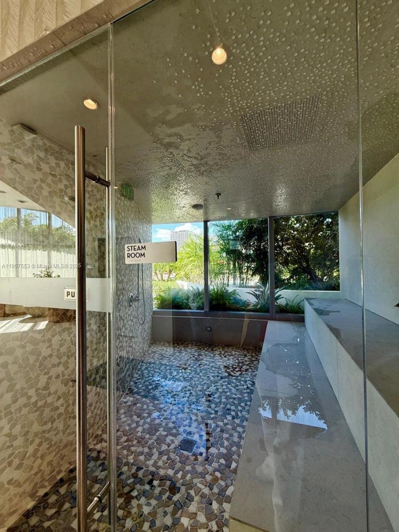 700 NE 24 St, Unit 3701, Miami, FL 33137 Photo