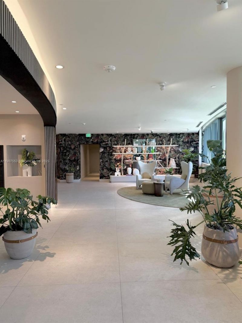 700 NE 24 St, Unit 3701, Miami, FL 33137 Photo