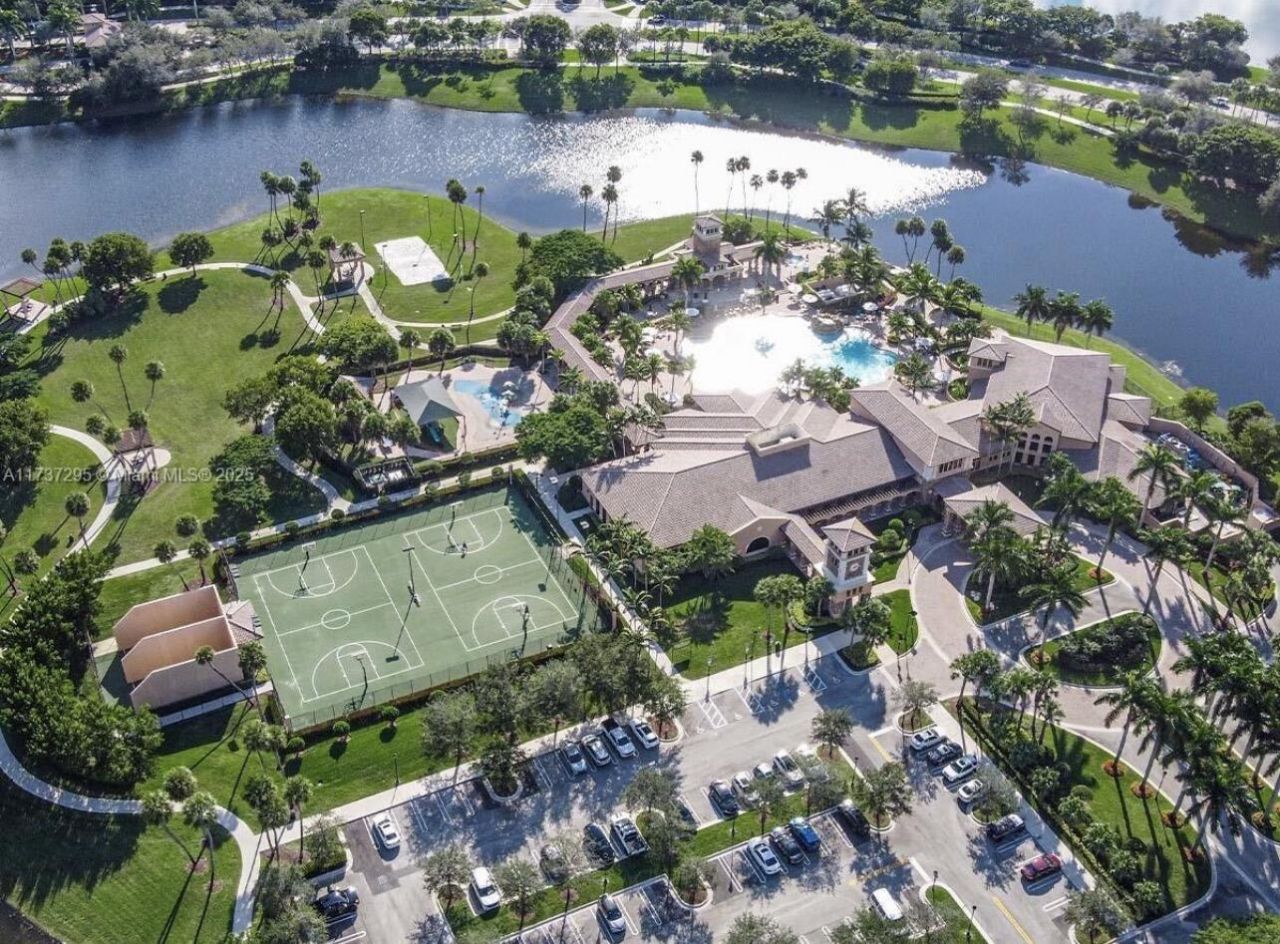 9744 S Belfort Circle, Unit 202, Tamarac, FL 33321 Photo