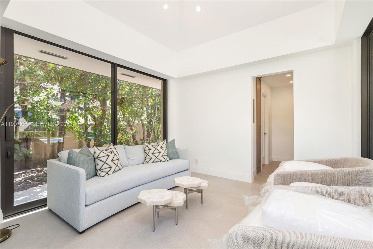 110 Sunset Ave, Unit 4A, Palm Beach, FL 33480 Photo