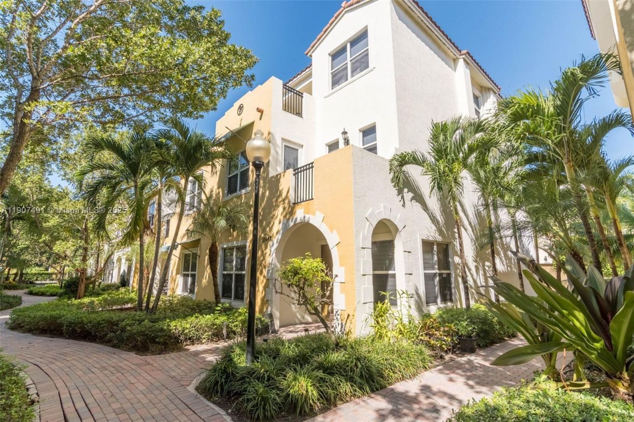 12448 NW 17th Mnr, Pembroke Pines, FL 33028 Photo