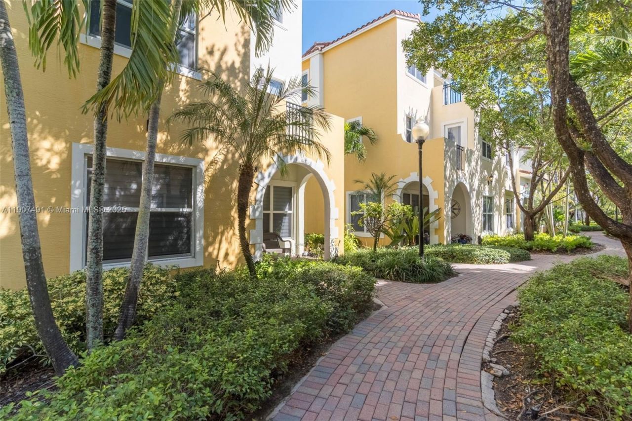 12448 NW 17th Mnr, Pembroke Pines, FL 33028 Photo