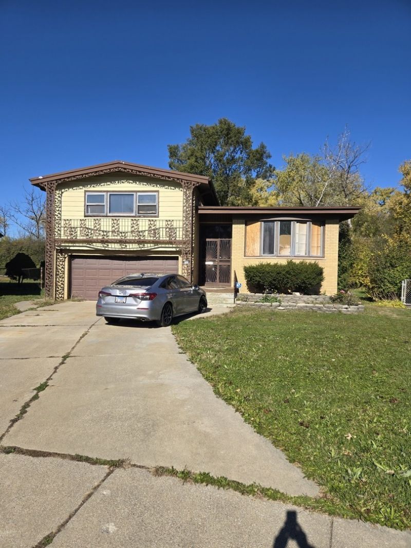 111 E 144th Court, Harvey, IL 60426 Main Photo