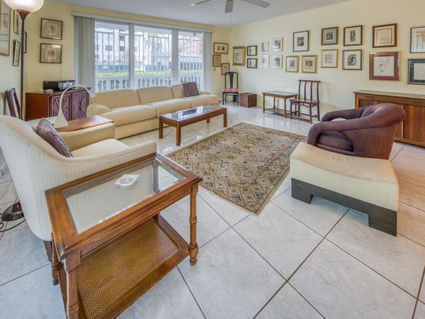 1 S Lakeside Drive, Unit A4, Lake Worth Beach, FL 33460