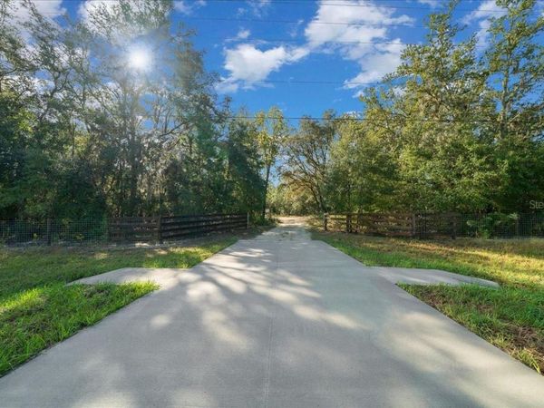 252 MALAUKA ROAD, OCKLAWAHA, FL 32179