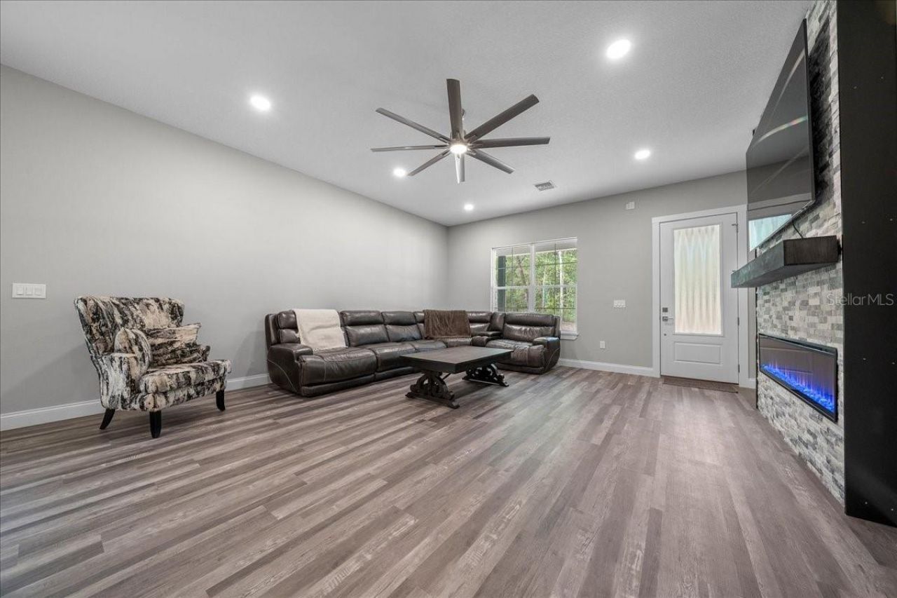 252 Malauka Road, Ocklawaha, FL 32179 Photo