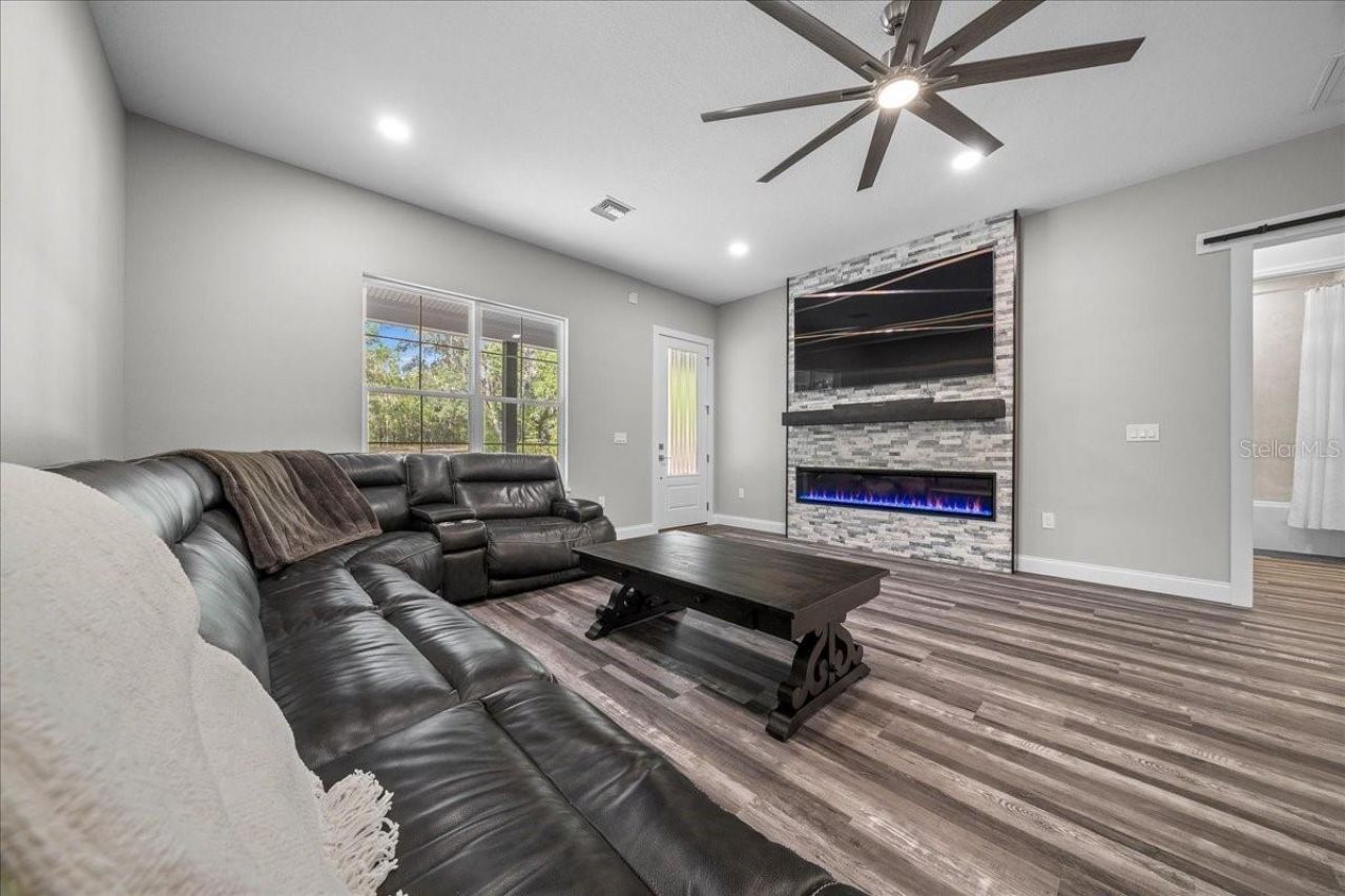 252 Malauka Road, Ocklawaha, FL 32179 Photo