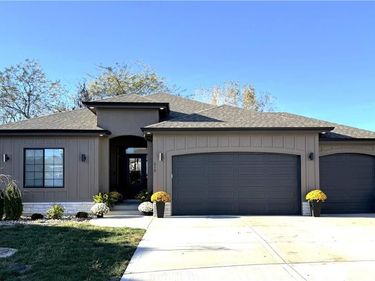 610 Caitlin Ct Court, Excelsior Springs, MO 64024