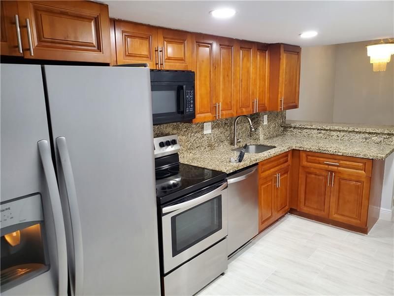 2743 NW 47th Ter, Unit 604, Lauderdale Lakes, FL 33313 Photo