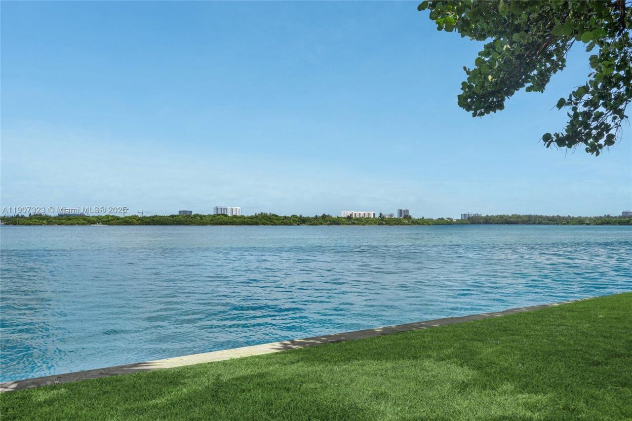 216 Bal Bay Dr, Bal Harbour, FL 33154 Photo