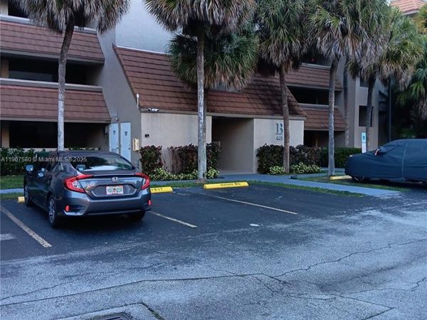 461 Ives Dairy Rd, Unit 304-2, Miami, FL 33179