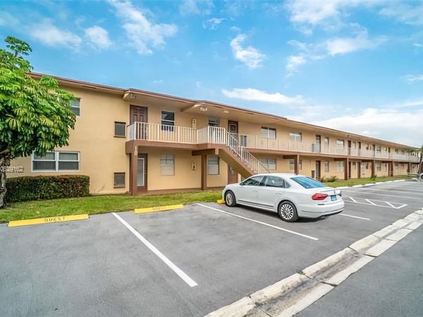 7305 NW 5th Ct, Unit 204, Margate, FL 33063