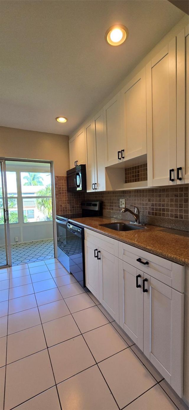 7305 NW 5th Ct, Unit 204, Margate, FL 33063 Photo